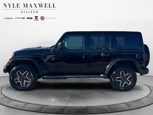 New 2026 Jeep Wrangler Unlimited Sahara AWD/4WD image 13