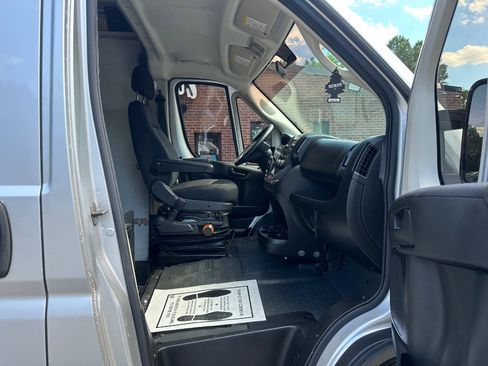 Used 2021 RAM ProMaster 2500 FWD image 12