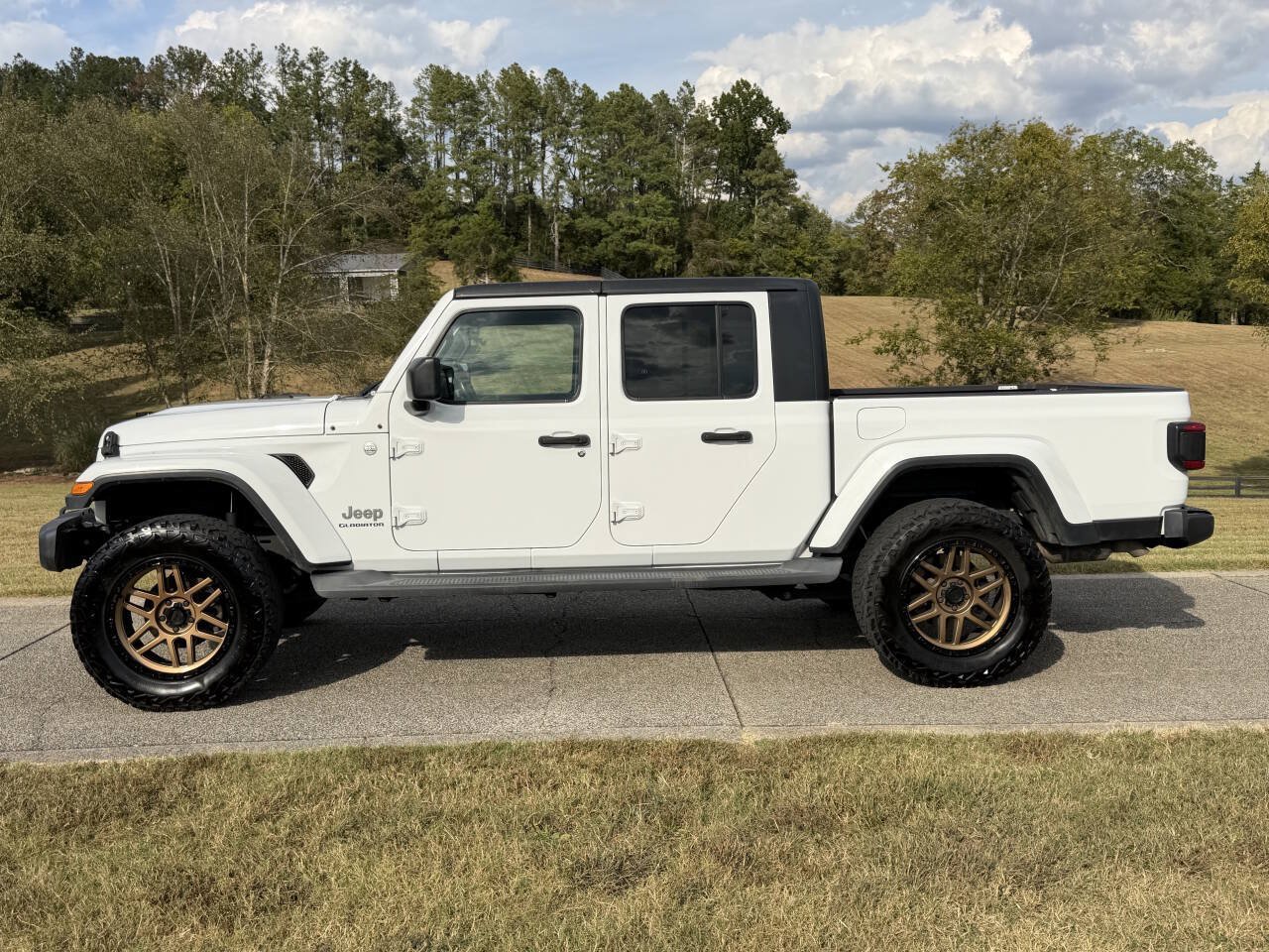 Used 2020 Jeep Gladiator Overland AWD/4WD image 5