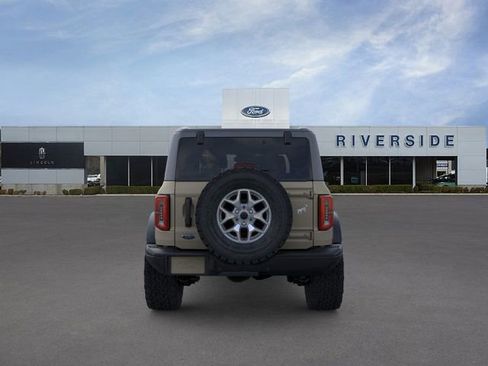 New 2025 Ford Bronco Badlands image 5