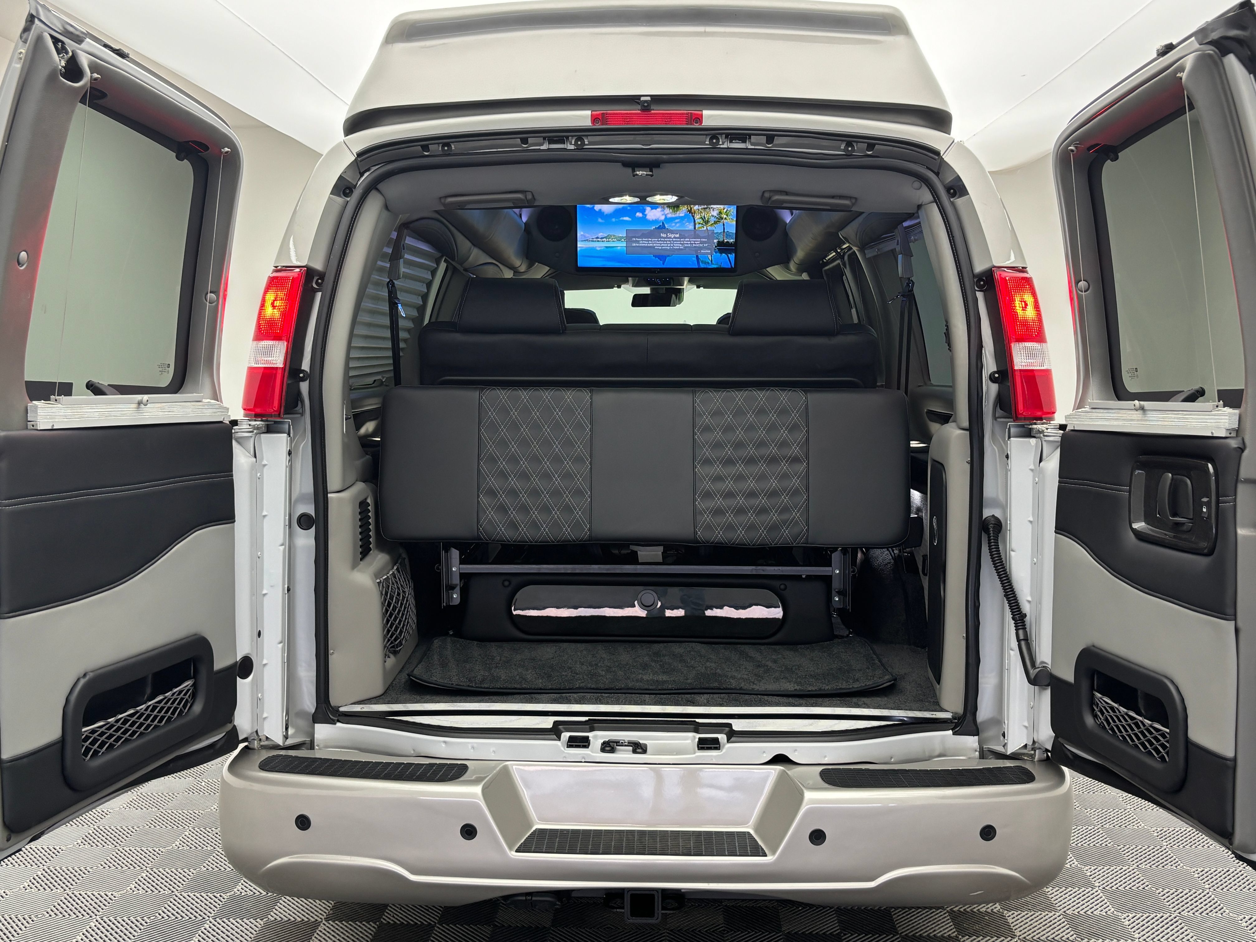 New 2026 GMC Savana 2500 w/ Driver Convenience Package RWD image 10