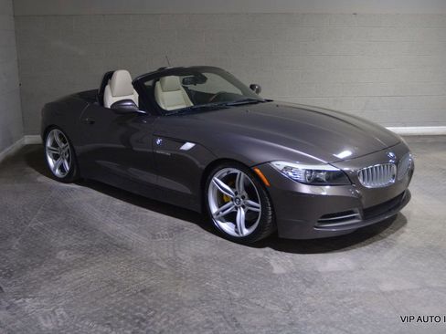 Used 2010 BMW Z4 sDrive35i image 3