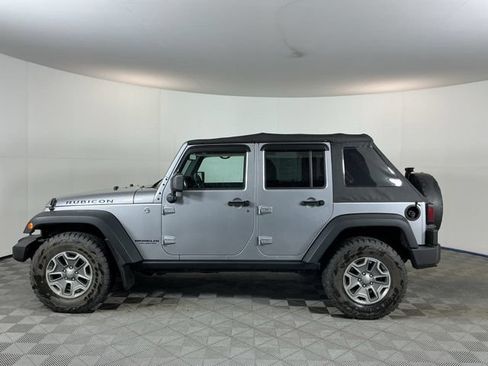 Used 2015 Jeep Wrangler Unlimited Rubicon w/ Connectivity Group AWD/4WD image 8
