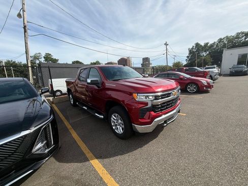 Used 2023 Chevrolet Silverado 1500 LT w/ LPO, Liner Protection Package AWD/4WD image 5