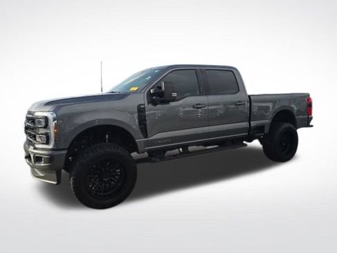 Used 2024 Ford F250 XLT w/ Black Appearance Package AWD/4WD image 5