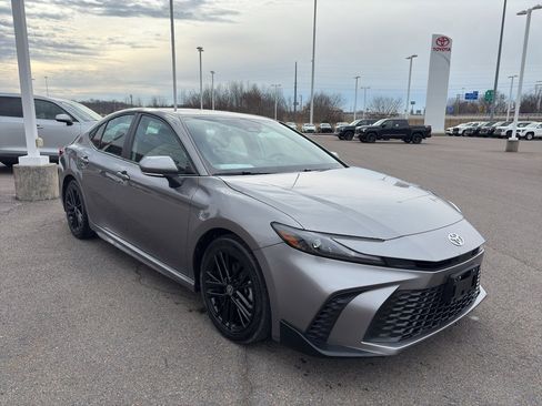 Certified 2025 Toyota Camry SE image 8