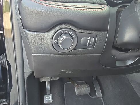 Used 2024 Dodge Durango GT image 22