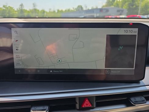 Certified 2025 Kia Sorento S w/ Panoramic Sunroof Package AWD/4WD image 19
