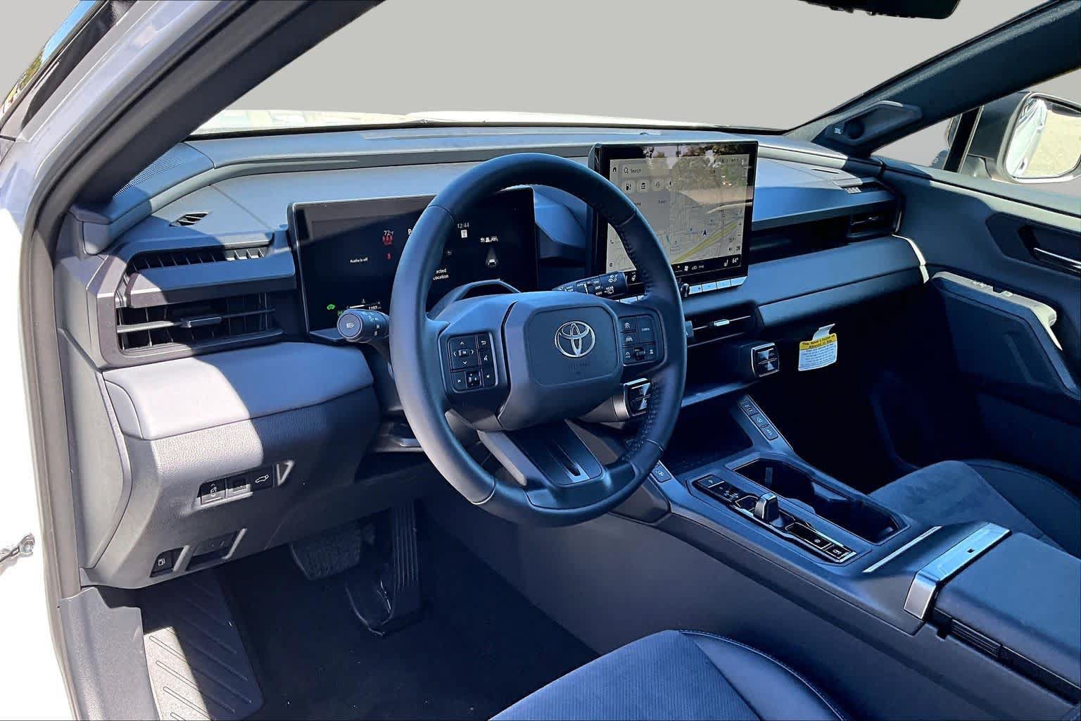 Used 2026 Toyota RAV4 XSE w/ Panoramic Sun Roof Package AWD/4WD image 17