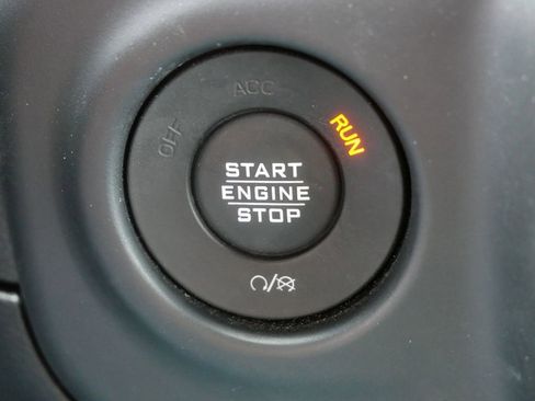 Used 2020 Jeep Wrangler Unlimited Sahara w/ Uconnect 4C Nav & Sound Group AWD/4WD image 21