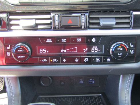 Used 2025 Nissan Pathfinder Platinum w/ Cargo Package AWD/4WD image 30