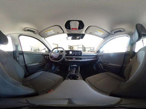 Used 2025 Kia K4 FWD image 41