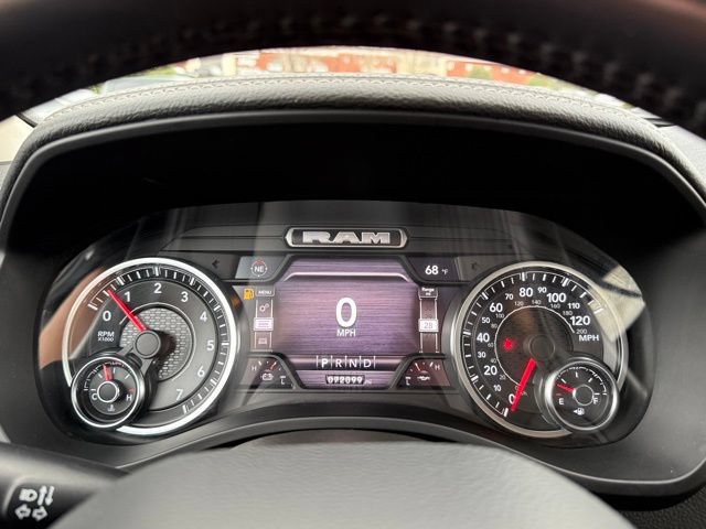 Used 2022 RAM 1500 Laramie AWD/4WD image 31