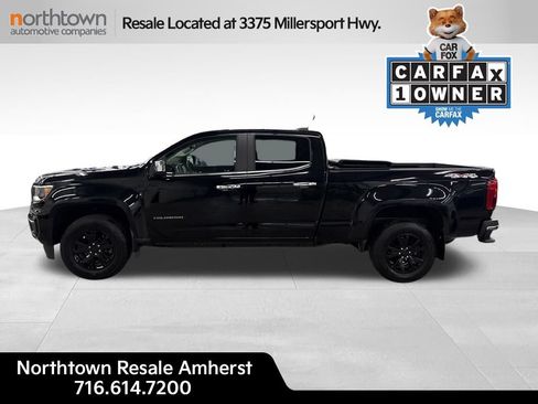 Used 2022 Chevrolet Colorado LT w/ Chrome Appearance Package AWD/4WD image 2