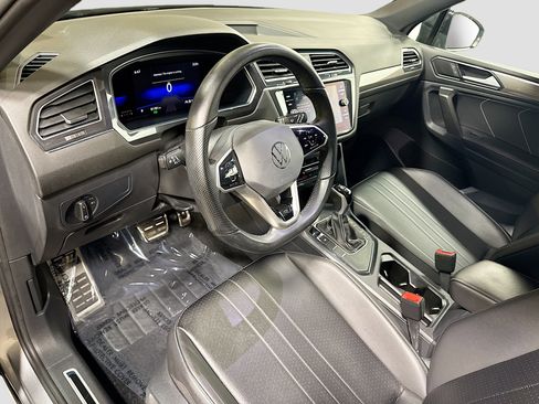 Used 2022 Volkswagen Tiguan SE R-Line image 27