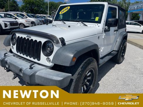 Used 2016 Jeep Wrangler Sport w/ Connectivity Group AWD/4WD image 3