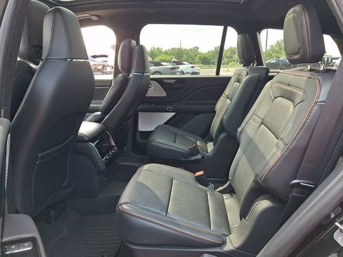 Used 2025 Lincoln Aviator Black Label AWD/4WD image 10