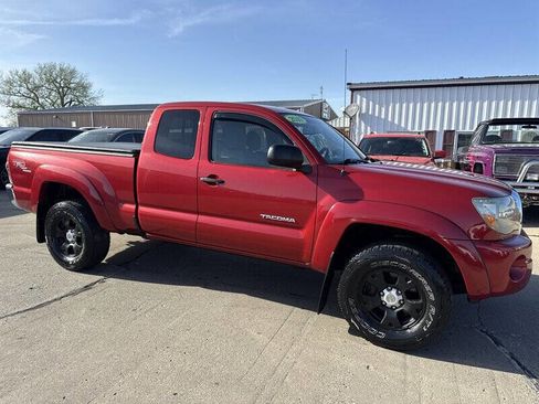 Used 2010 Toyota Tacoma 4x4 Access Cab V6 image 12