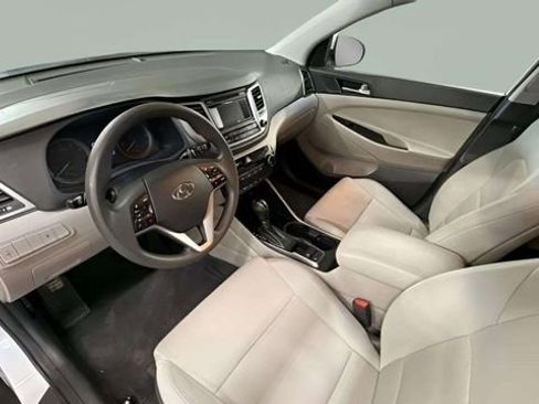 Used 2018 Hyundai Tucson SE image 10