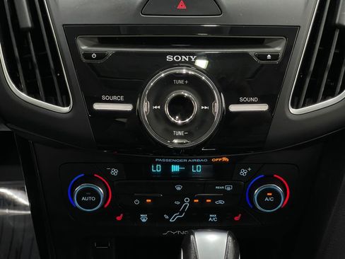 Used 2017 Ford Focus Titanium image 26