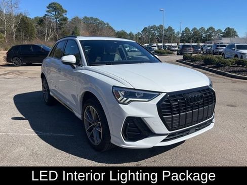 Used 2025 Audi Q3 2.0T Premium w/ Convenience Package image 3