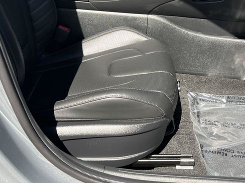 Certified 2026 Hyundai Elantra Limited FWD image 22