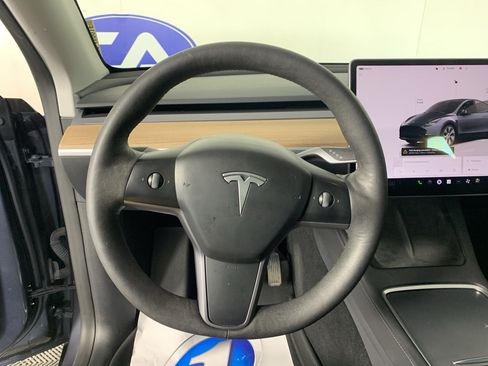 Used 2023 Tesla Model Y Long Range AWD/4WD image 18