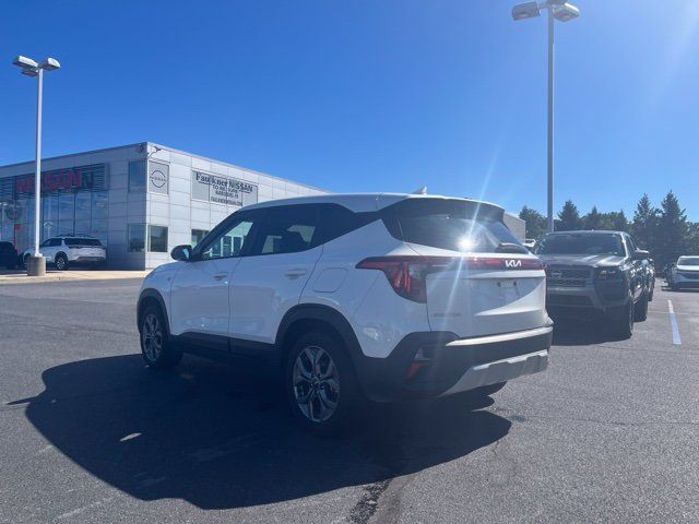 Used 2025 Kia Seltos LX AWD/4WD image 5