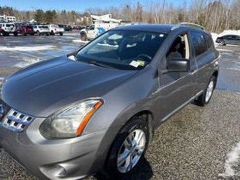 Used 2015 Nissan Rogue S w/ Convenience Package image 1