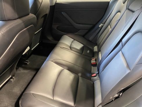 Used 2019 Tesla Model 3 Standard Range Plus image 9