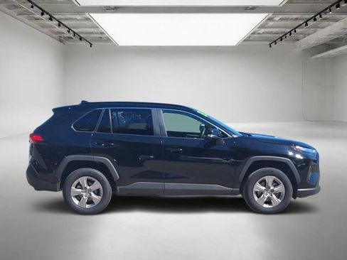 Used 2025 Toyota RAV4 XLE AWD/4WD image 7