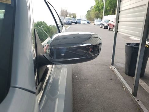 Used 2013 Chrysler 300 C image 3