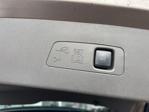 Used 2021 Lincoln Corsair Reserve image 11