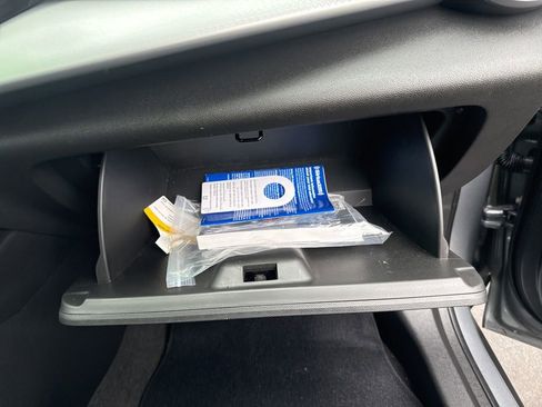 Certified 2024 Chevrolet Trax RS w/ Sunroof Package image 19