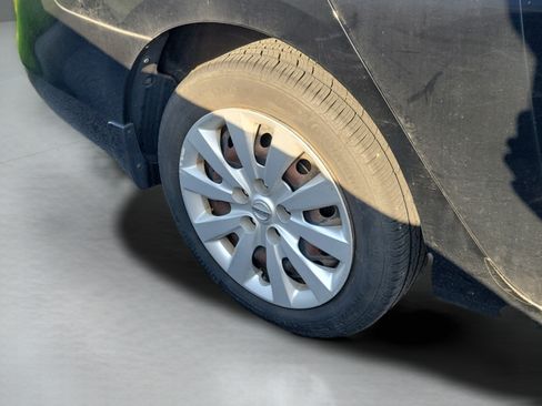 Used 2017 Nissan Sentra SV FWD image 19
