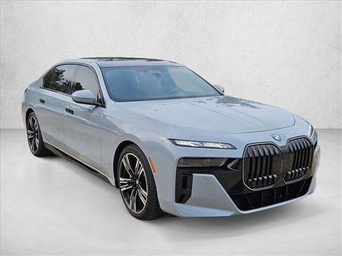 New 2025 BMW 760i xDrive w/ Executive Package image 3