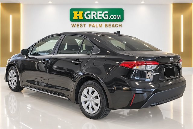 Used 2020 Toyota Corolla L FWD image 2