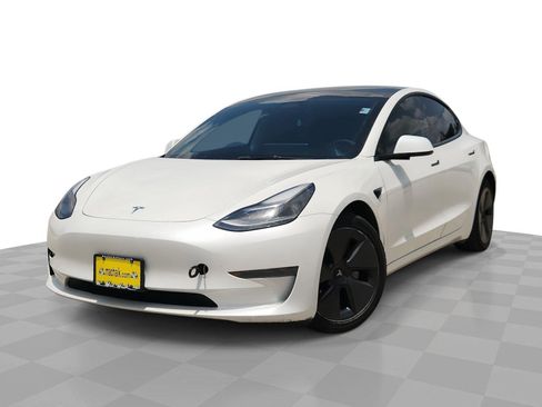 Used 2023 Tesla Model 3 Standard Range RWD image 1