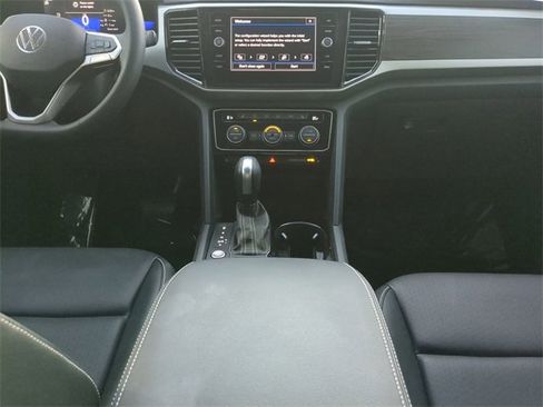 Certified 2022 Volkswagen Atlas SE w/ Panoramic Sunroof Package image 15