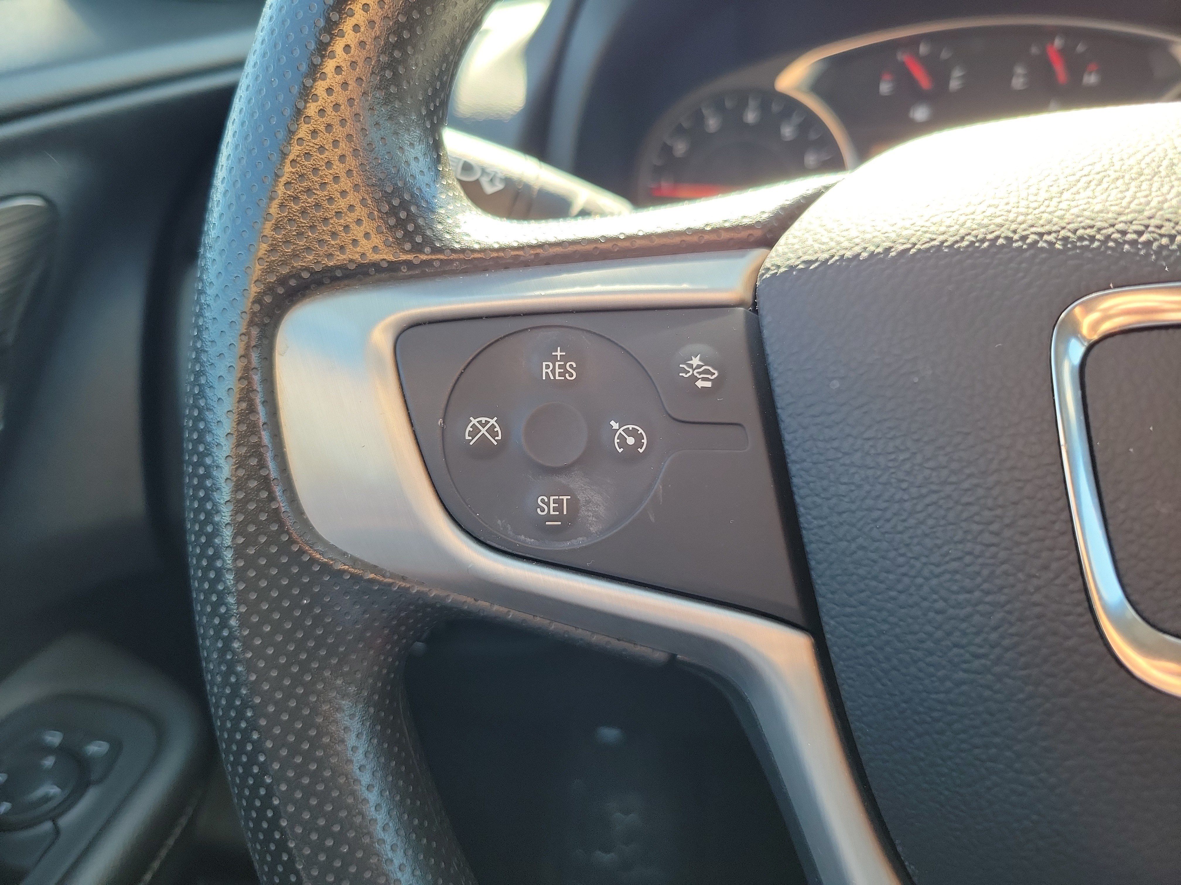 Used 2024 GMC Terrain SLE FWD image 21