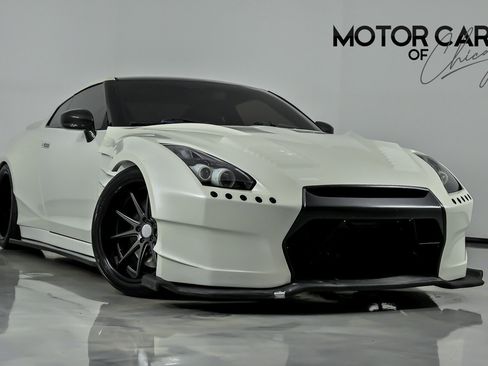 Used 2013 Nissan GT-R Premium AWD/4WD image 1