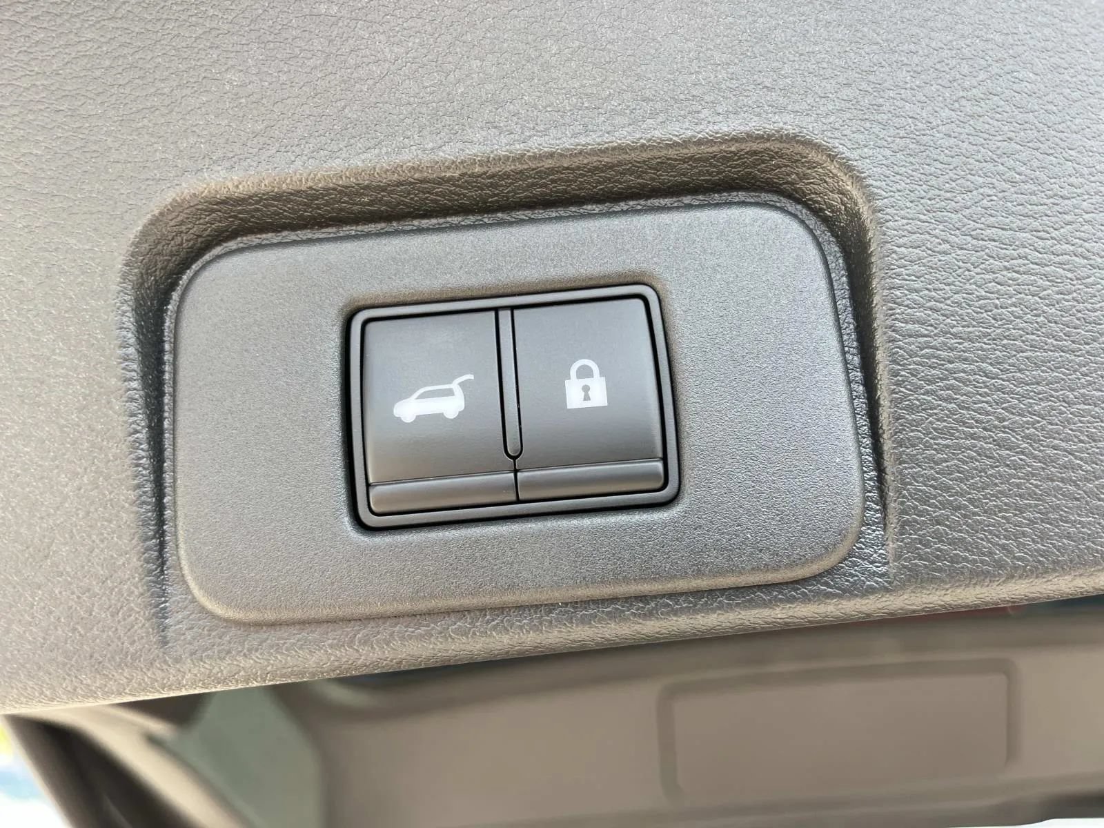 Used 2021 Nissan Rogue Platinum FWD image 24