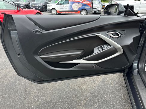 Used 2017 Chevrolet Camaro SS RWD image 29