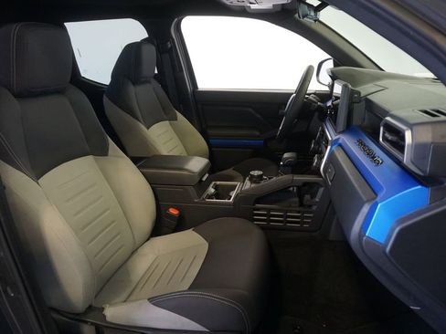 Used 2025 Toyota Tacoma TRD Off-Road AWD/4WD image 20