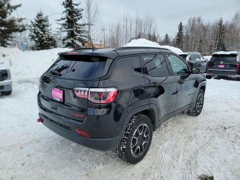 Used 2024 Jeep Compass Trailhawk image 8