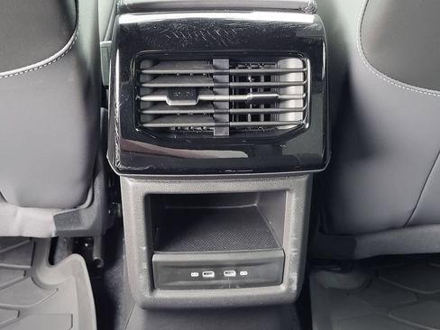 Used 2024 Volkswagen ID.4 2WD image 23
