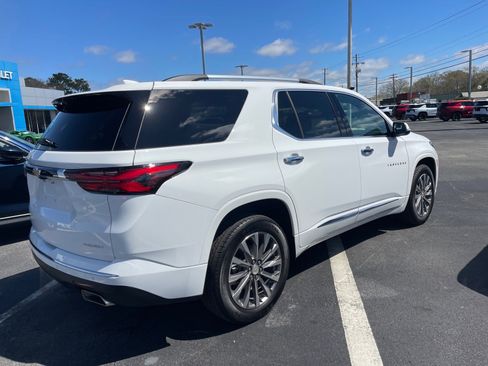 Used 2023 Chevrolet Traverse Premier image 15