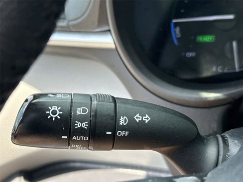 Used 2022 Toyota Sienna XLE FWD image 22