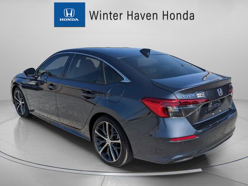 Used 2022 Honda Civic Touring image 6