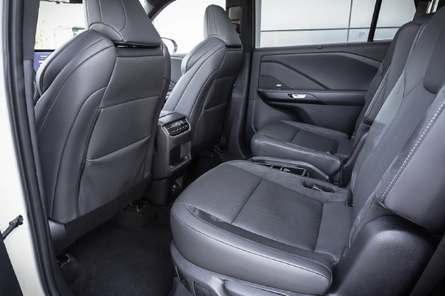 Certified 2026 Lexus TX 500h AWD w/ Technology Package image 21